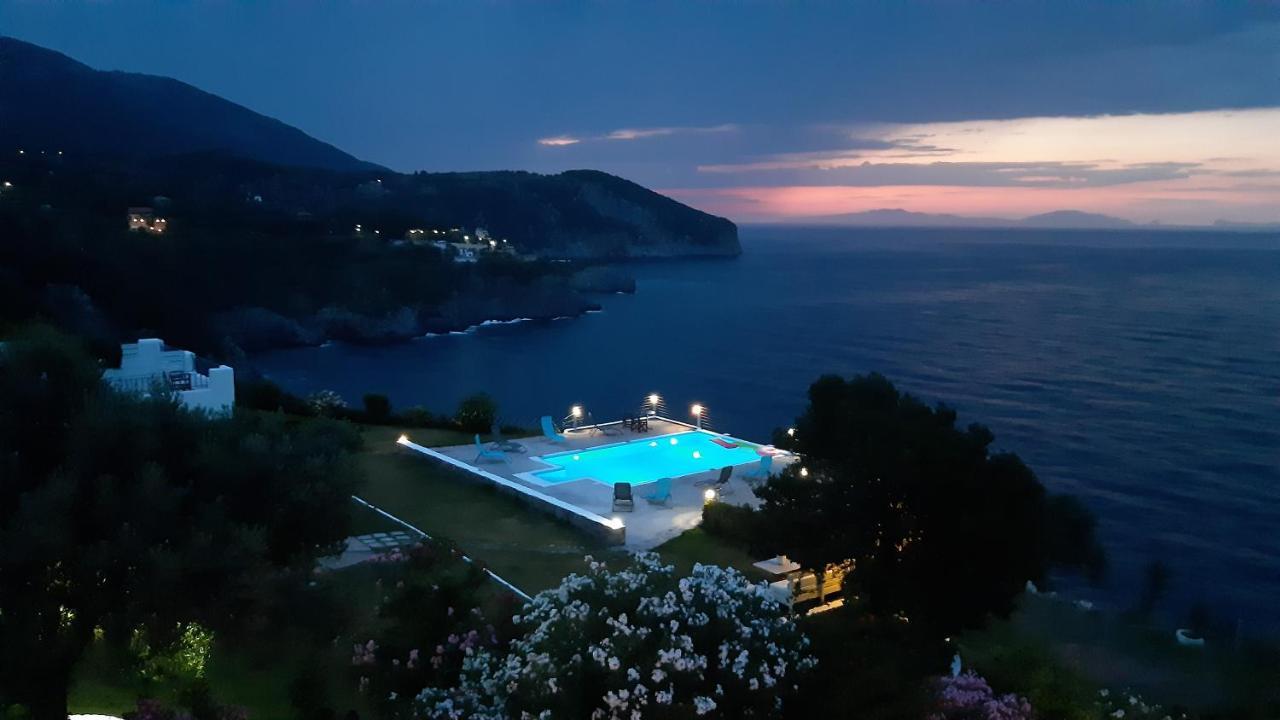 Kapetaniou Limnionas (Central Greece)