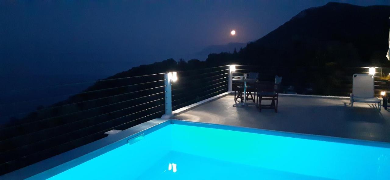 Kapetaniou * Limnionas (Central Greece)
