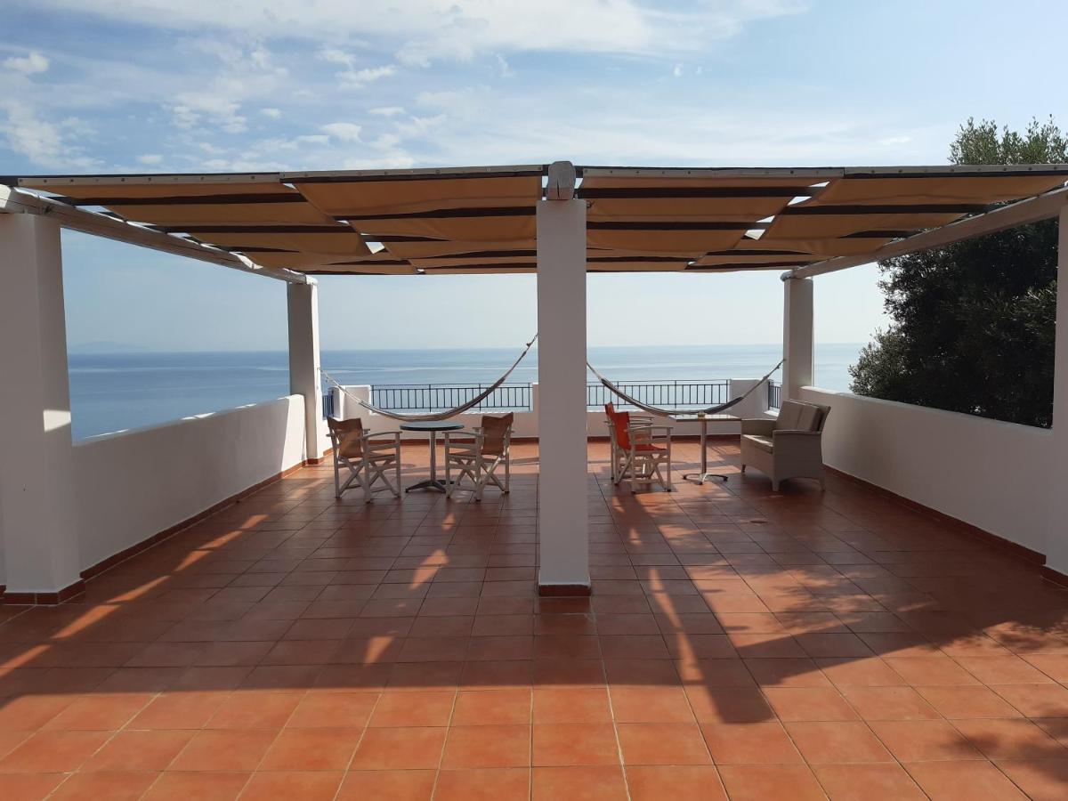 Kapetaniou Limnionas (Central Greece)