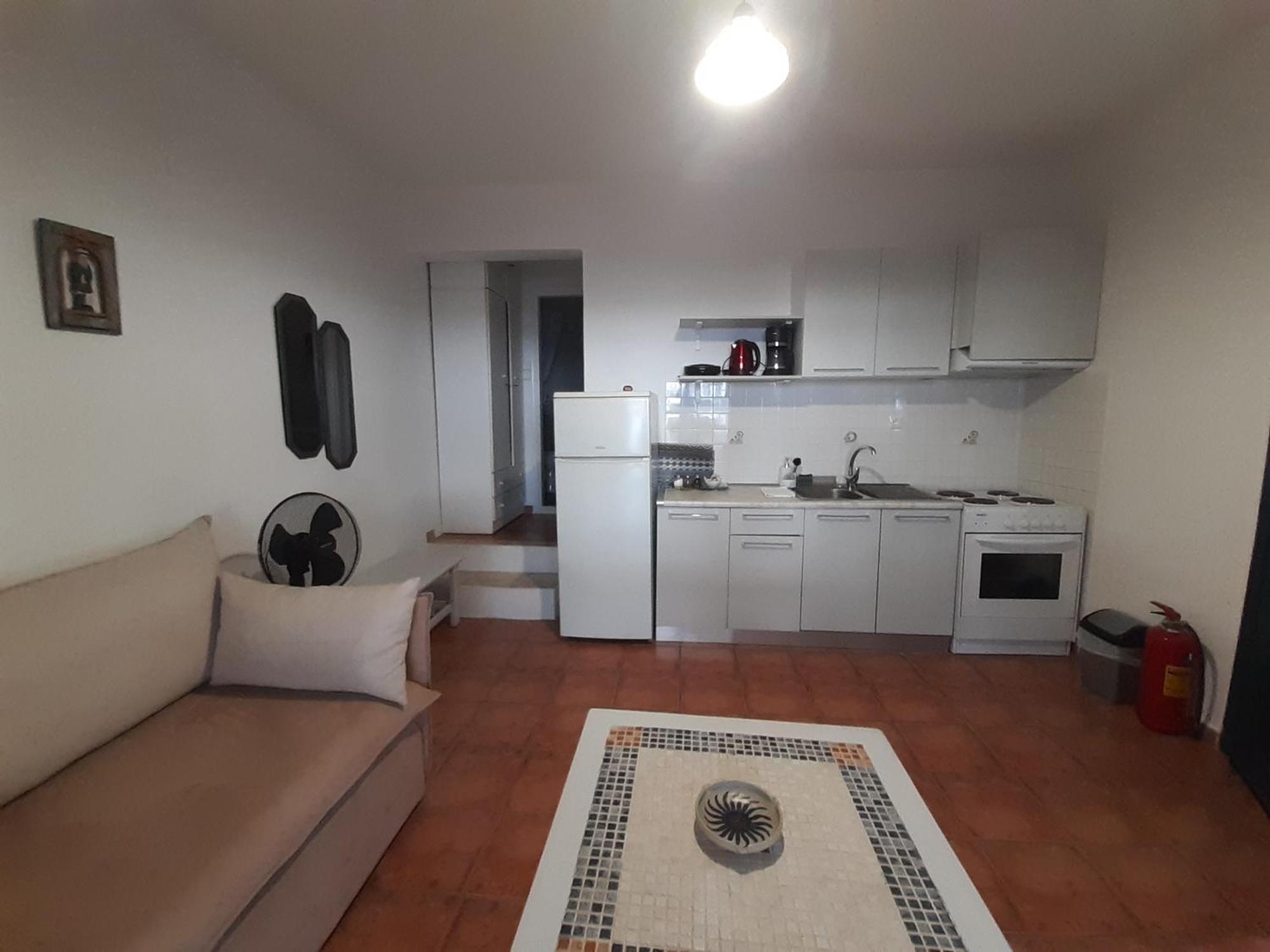 Apartment Kapetaniou Limnionas (Central Greece)