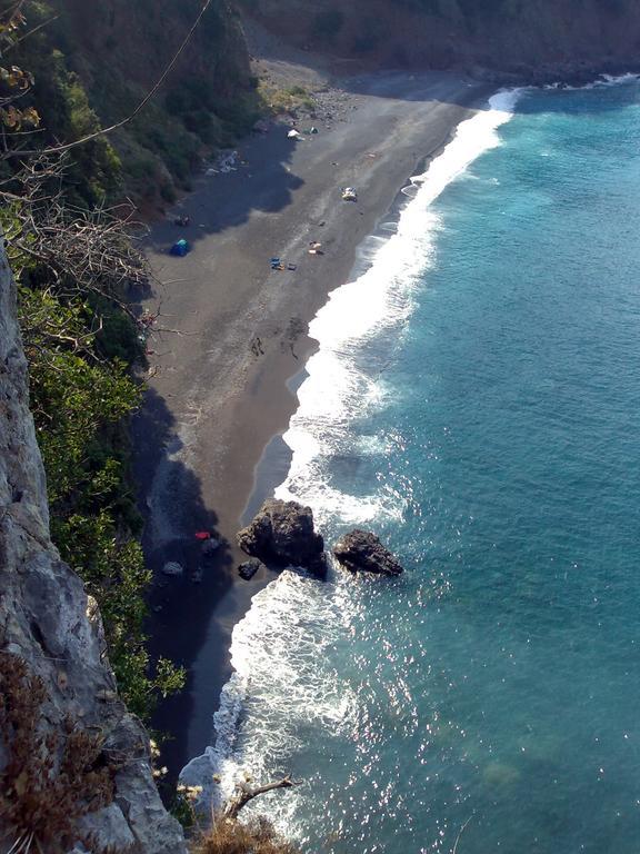 Kapetaniou * Limnionas (Central Greece)